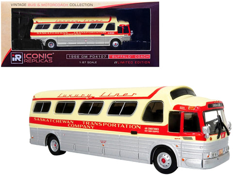 1966 GM PD4107 "Buffalo" Coach Bus "Saskatchewan Transportation Company" Destination: Saskatoon (Canada) "Vintage Bus & Motorcoach Collection" 1/87 Diecast Model by Iconic Replicas