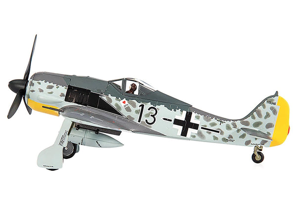 Focke-Wulf Fw 190A-8 Fighter Aircraft "JG 26 Schlageter France" (1945) German Luftwaffe 1/72 Diecast Model by JC Wings