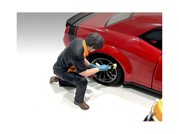 "Detail Masters" Figure 1 (Wheel Cleaning) for 1/18 Scale Models by American Diorama