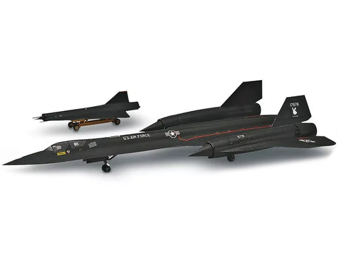 Level 4 Model Kit Lockheed SR-71 Blackbird Reconnaissance Aircraft 1/72 Scale Model by Revell