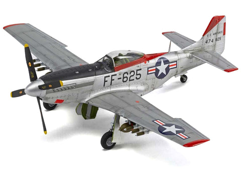 Level 2 Model Kit North American F-51D Mustang Fighter Aircraft with 3 Scheme Options 1/48 Plastic Model Kit by Airfix