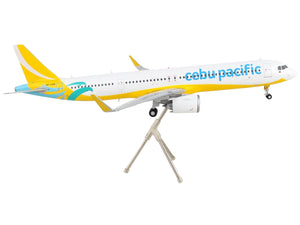 Airbus A321neo Commercial Aircraft "Cebu Pacific" White and Yellow "Gemini 200" Series 1/200 Diecast Model Airplane by GeminiJets