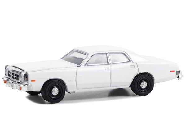 1977-78 Dodge Monaco Police Pursuit White "Hot Pursuit - Hobby Exclusive" Series 1/64 Diecast Model Car by Greenlight