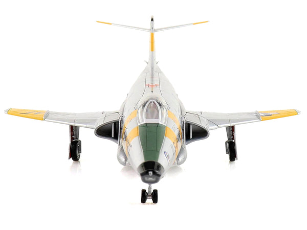 McDonnell RF-101C Voodoo Fighter Aircraft "363rd TRW Operation Sun Run" (1957) United States Air Force "Air Power Series" 1/72 Diecast Model by Hobby Master