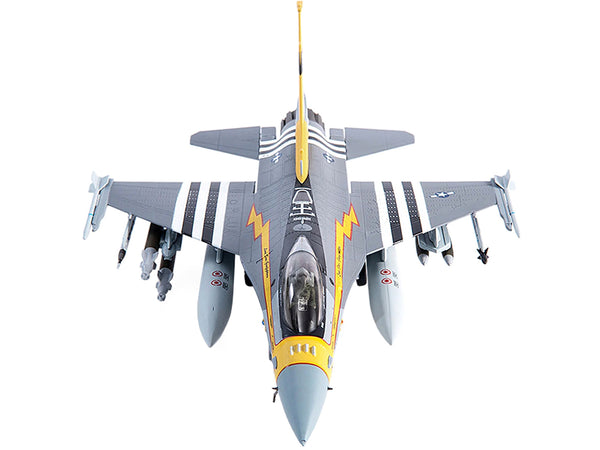 General Dynamics F-16C Fighting Falcon Fighter Aircraft "USAF Texas ANG 182nd FS Lone Star Gunfighters 70 years Anniversary Edition" (2017) 1/72 Diecast Model by JC Wings