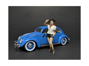 "Partygoers" Figurine I for 1/24 Scale Models by American Diorama