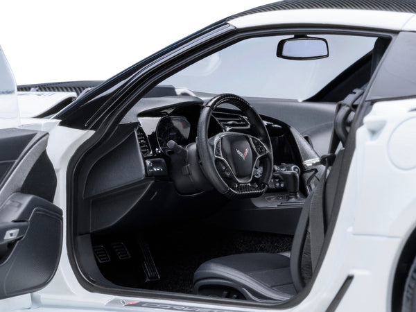 2019 Chevrolet Corvette C7 ZR1 Arctic White with Carbon Top 1/18 Model Car by Autoart