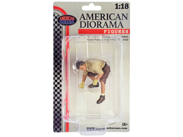 "4X4 Mechanic" Figure 2 with Board Accessory for 1/18 Scale Models by American Diorama
