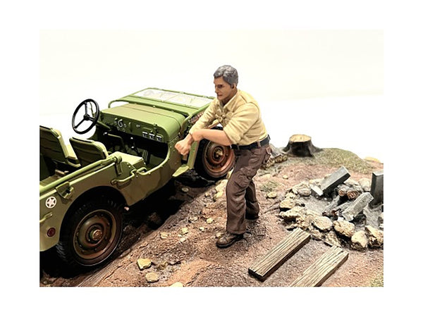 "4X4 Mechanic" Figure 3 for 1/18 Scale Models by American Diorama