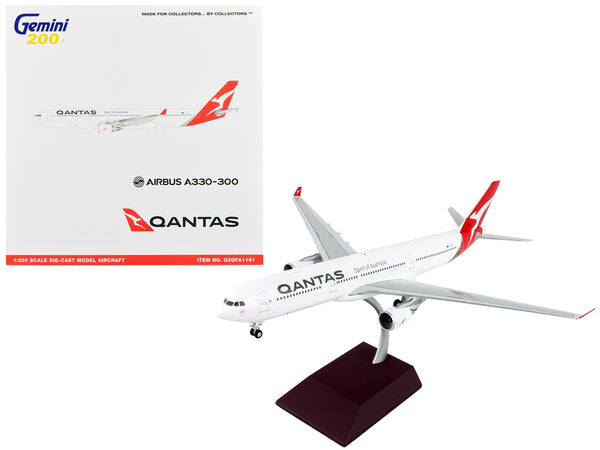 Airbus A330-300 Commercial Aircraft "Qantas Airways - Spirit of Australia" White with Red Tail "Gemini 200" Series 1/200 Diecast Model Airplane by GeminiJets