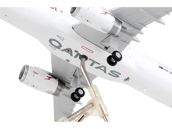 Airbus A321P2F Commercial Aircraft "Qantas Freight - Australia Post" White with Red Tail "Gemini 200" Series 1/200 Diecast Model Airplane by GeminiJets