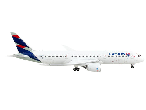 Boeing 787-9 Commercial Aircraft "LATAM Airlines" White with Blue Tail 1/400 Diecast Model Airplane by GeminiJets