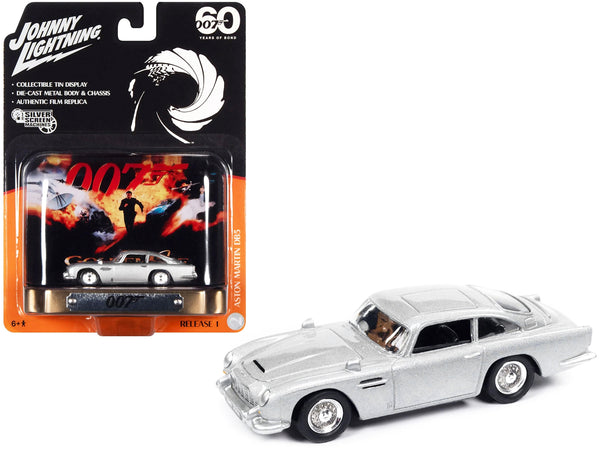 Aston Martin DB5 RHD (Right Hand Drive) Silver Metallic 007 (James Bond) "GoldenEye" (1995) Movie with Collectible Tin Display "Silver Screen Machines" Series 1/64 Diecast Model Car by Johnny Lightning