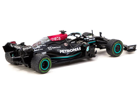 Mercedes-AMG F1 W12 E Performance #44 Lewis Hamilton Winner "Formula One F1 Russian GP" (2021) "100th Win" with Number Board "Global64" Series 1/64 Diecast Model Car by Tarmac Works
